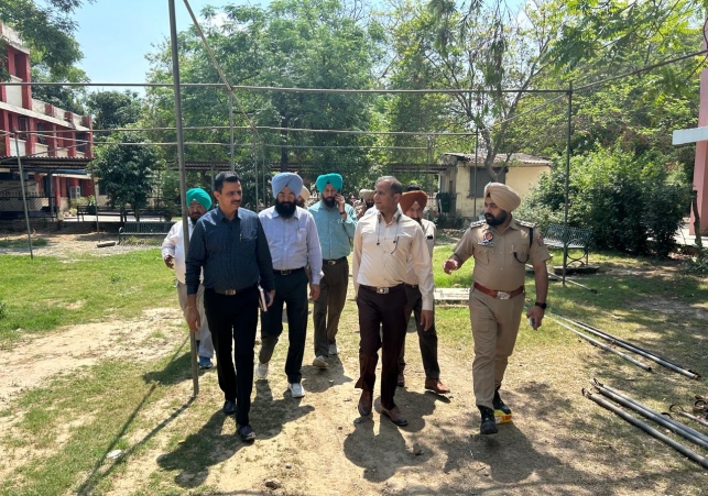 26 April PN ਹਲਕਾ 019 ਅੰਮ੍ਰਿਤਸਰ ਦੱਖਣੀ ਦਾ ਸਟਰਾਂਗ ਰੂਮ ਅਤੇ ਵੈਨਿਊਦਾ ਮੁਆਇਨਾ (1)