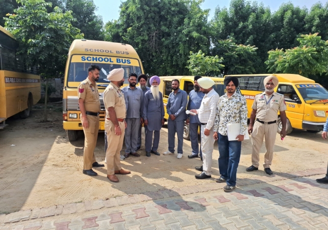 ਸਕੂਲ ਬੱਸਾਂ ਦੀ ਚੈਕਿੰਗ; ਦਰਜਨ ਦੇ ਕਰੀਬ ਕੱਟੇ ਚਲਾਨ