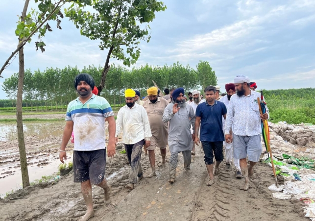 DC Inspect Dhussi Bandh (5)