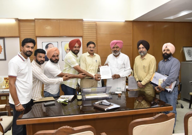 ਵਿੱਤ ਮੰਤਰੀ ਹਰਪਾਲ ਸਿੰਘ ਚੀਮਾ ਵੱਲੋਂ ਕਰਮਚਾਰੀਆਂ ਦੇ ਲੰਬਿਤ ਮੁੱਦਿਆਂ ਦਾ ਠੋਸ ਹੱਲ ਲੱਭਣ ਲਈ ਵੱਖ-ਵੱਖ ਵਿਭਾਗਾਂ ਦੀਆਂ ਕਰਮਚਾਰੀ ਯੂਨੀਅਨਾਂ ਨਾਲ ਮੀਟਿੰਗਾਂ