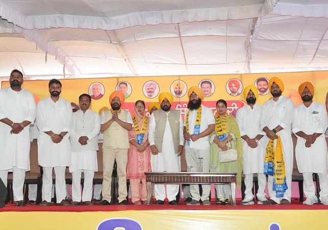 ਪਾਤੜਾਂ ਵਿੱਚ ਸ਼ਿਰੋਮਣੀ ਅਕਾਲੀ ਦਲ ਨੂੰ ਵੱਡਾ ਝਟਕਾ, ਸਾਬਕਾ ਵਿਧਾਇਕ ਵਨਿੰਦਰ ਕੌਰ ਲੂੰਬਾ ਅਤੇ ਕਰਨ ਸਿੰਘ ਡੀਟੀਓ ਸਾਥੀਆਂ ਸਮੇਤ 'ਆਪ' ਵਿੱਚ ਸ਼ਾਮਲ