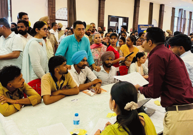 ਸੁਨਾਮ ਵਿਖੇ ਮੈਗਾ ਰੋਜ਼ਗਾਰ ਮੇਲੇ ਵਿੱਚ 562 ਨੌਜਵਾਨਾਂ ਦੀ ਨੌਕਰੀਆਂ ਲਈ ਚੋਣ; ਵੱਖ-ਵੱਖ ਕੰਪਨੀਆਂ ਨੇ 618 ਨੌਜਵਾਨਾਂ ਨੂੰ ਕੀਤਾ ਸ਼ਾਰਟਲਿਸਟ: ਅਮਨ ਅਰੋੜਾ*