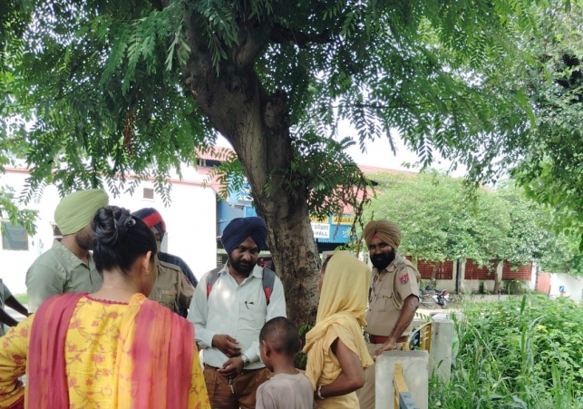 ਜਗਰਾਉਂ ਚ ਲੋਕਾਂ ਨੂੰ ਬਾਲ ਭਿੱਖਿਆ ਦੀ ਰੋਕਥਾਮ ਲਈ ਕੀਤਾ ਪ੍ਰੇਰਿਤ (3)